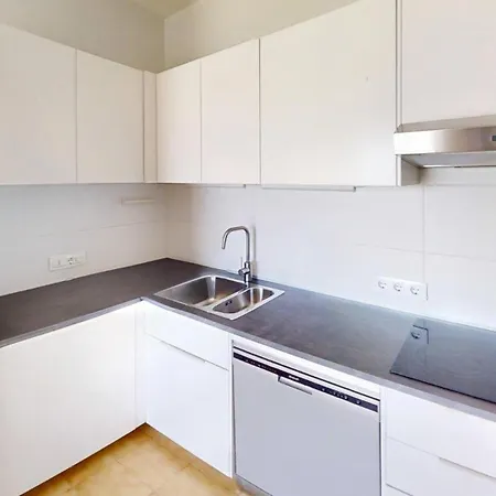 Passeig Maritim,33 Apartament *